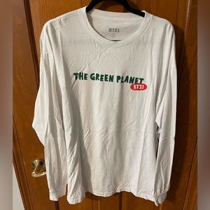 BT21 Women’s Long Sleeve White Tee, Size XL